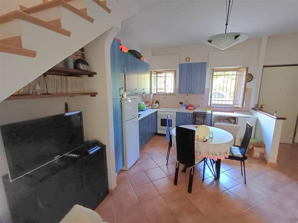casa indipendente in vendita a Massa in zona Marina di Massa