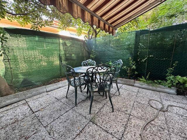 casa indipendente in vendita a Massa in zona Marina di Massa