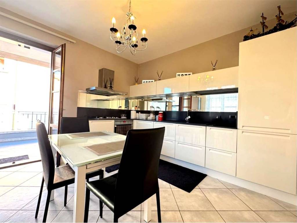 appartamento in vendita a Massa in zona Centro Storico