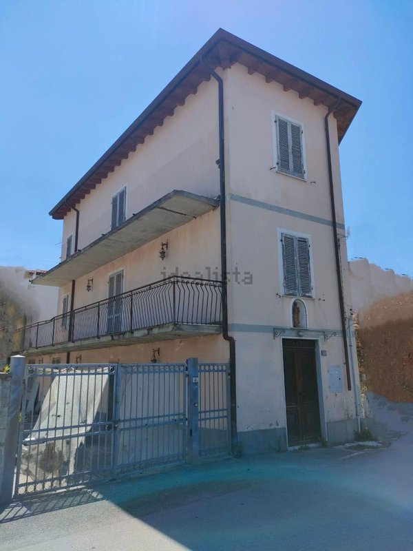 casa indipendente in vendita a Massa