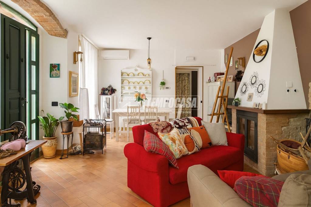 casa indipendente in vendita a Massa