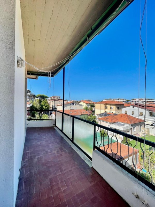 appartamento in vendita a Massa in zona Centro Storico