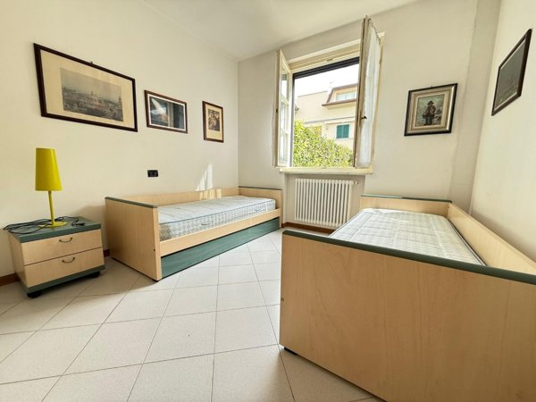 appartamento in vendita a Massa in zona Marina dei Ronchi
