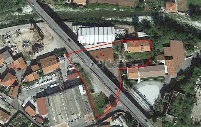 negozio in vendita a Massa in zona Centro Storico