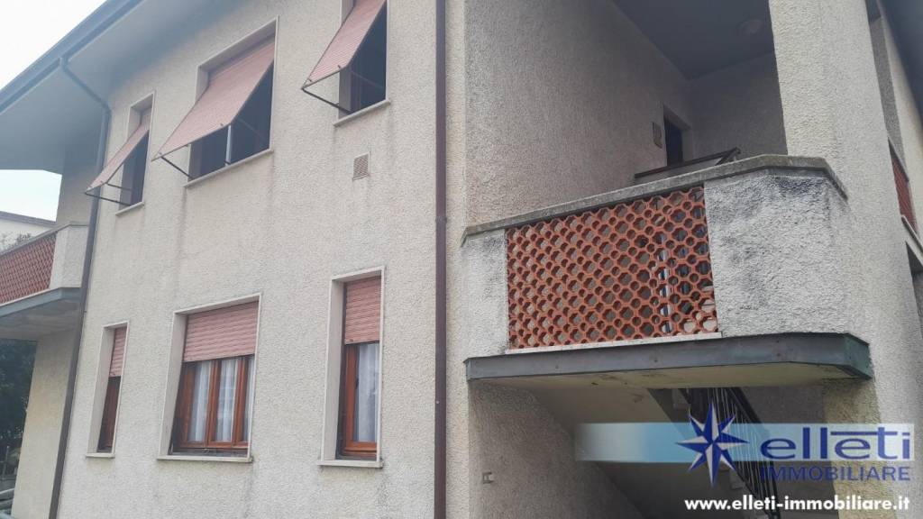 appartamento in vendita a Massa in zona Marina di Massa