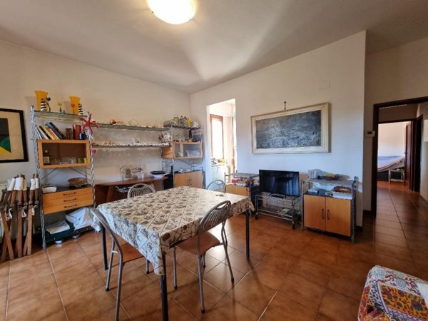 appartamento in vendita a Massa in zona Marina dei Ronchi