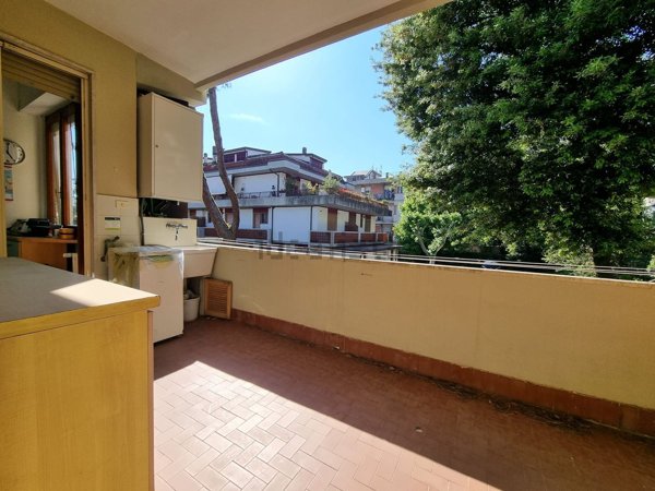 appartamento in vendita a Massa in zona Marina dei Ronchi