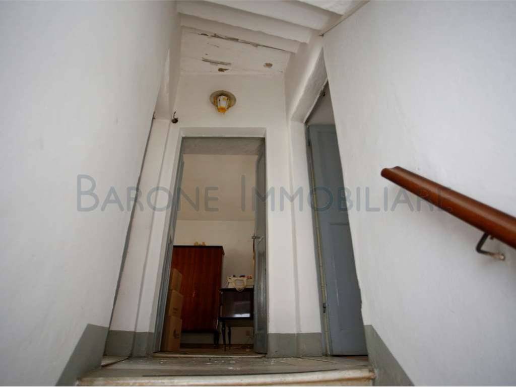 casa indipendente in vendita a Massa in zona Castagnola