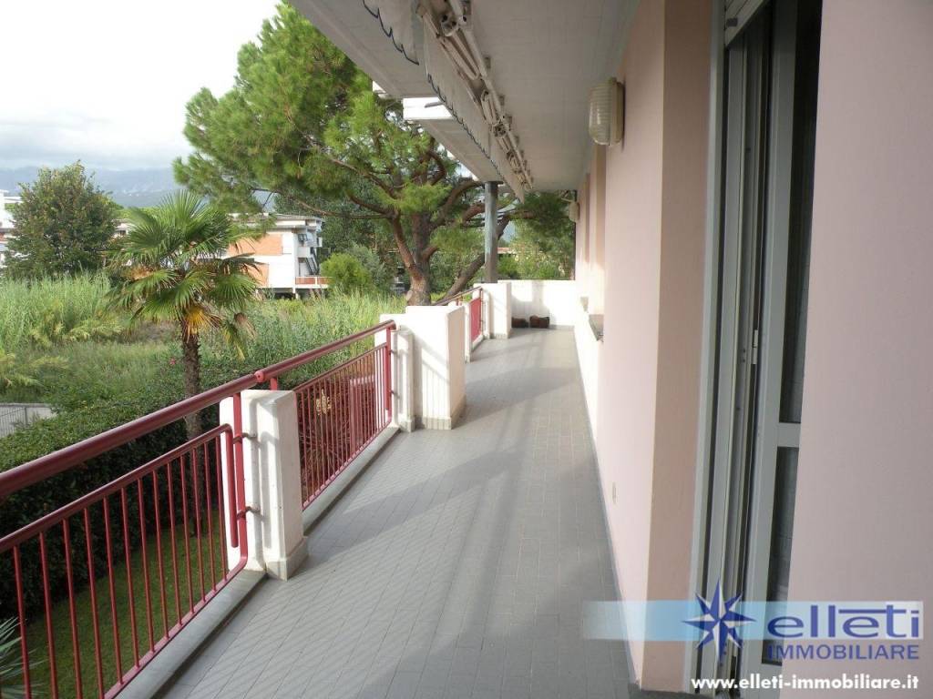 appartamento in vendita a Massa in zona Marina di Massa