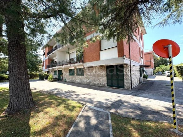 appartamento in vendita a Massa in zona Marina di Massa