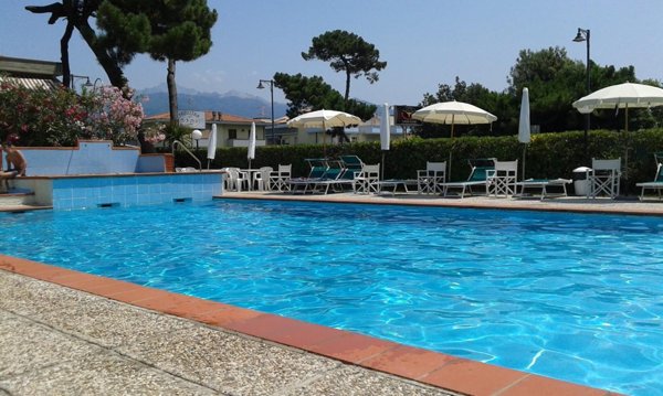 appartamento in vendita a Massa in zona Marina di Massa