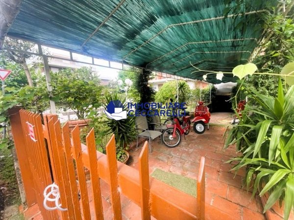 appartamento in vendita a Massa in zona Marina dei Ronchi