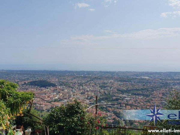 casa indipendente in vendita a Massa in zona Bargana