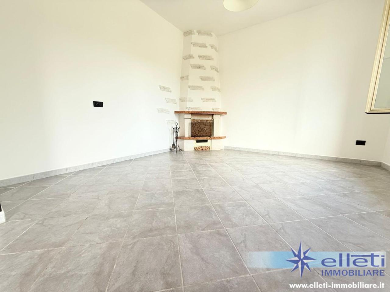 casa indipendente in vendita a Massa in zona Marina di Massa