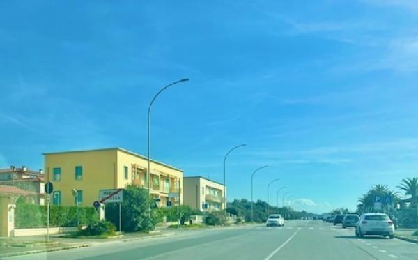 appartamento in vendita a Massa in zona Marina di Massa