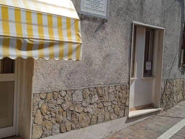 casa indipendente in vendita a Massa in zona Altagnana
