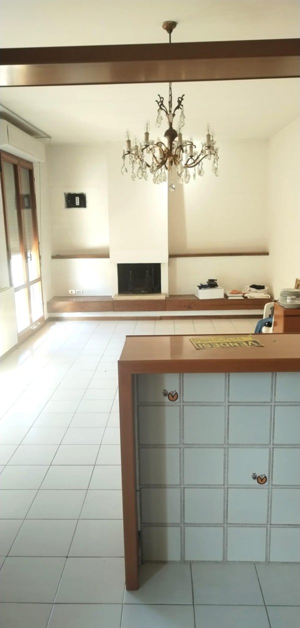 appartamento in vendita a Massa in zona Centro Storico