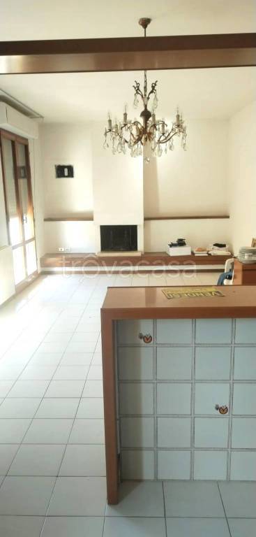 appartamento in vendita a Massa in zona Centro Storico