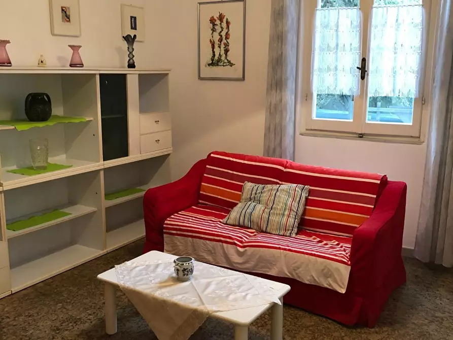 casa indipendente in vendita a Massa in zona Marina di Massa