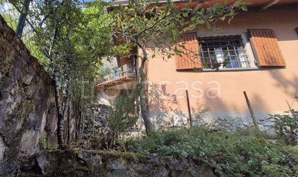 casa indipendente in vendita a Massa in zona Antona