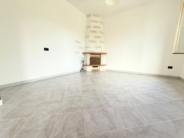casa indipendente in vendita a Massa in zona Marina di Massa