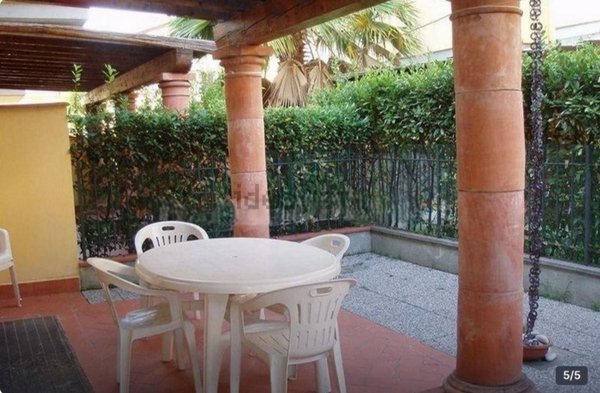 appartamento in vendita a Massa in zona Marina di Massa