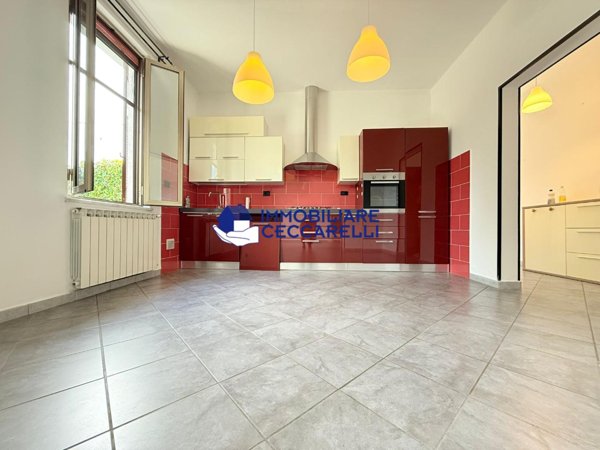 casa indipendente in vendita a Massa in zona Marina di Massa