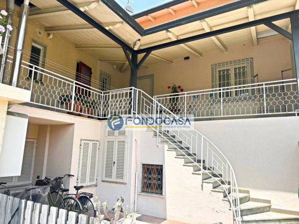 appartamento in vendita a Massa in zona Marina di Massa