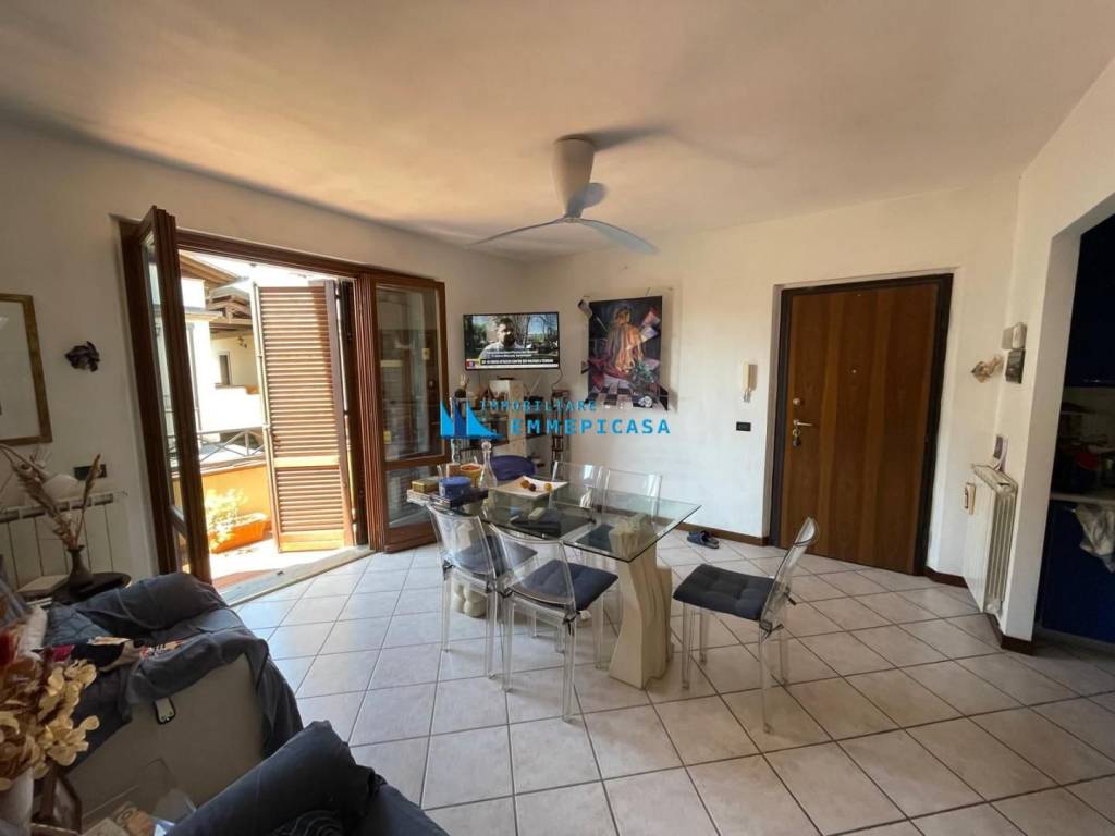 appartamento in vendita a Massa in zona Marina dei Ronchi