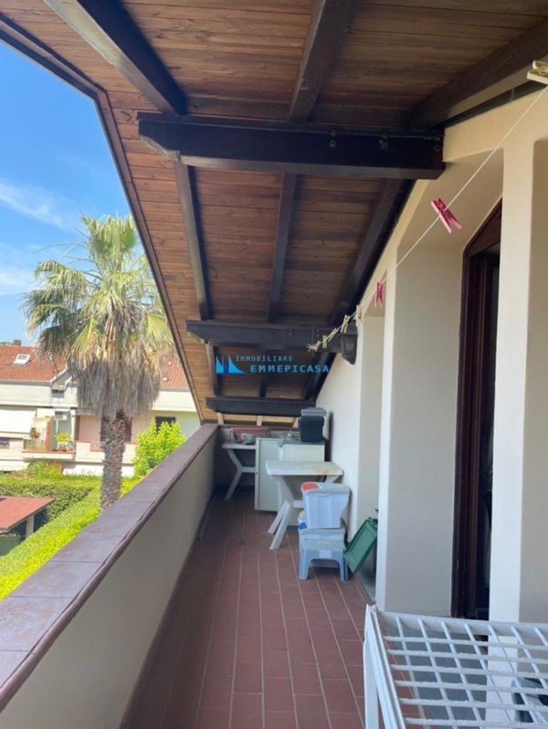 appartamento in vendita a Massa in zona Marina dei Ronchi