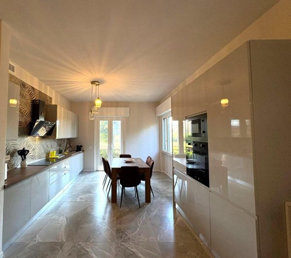 appartamento in vendita a Massa in zona Marina di Massa