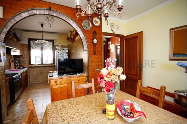 casa indipendente in vendita a Massa in zona Castagnola
