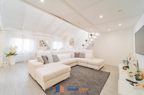 appartamento in vendita a Massa in zona Centro Storico