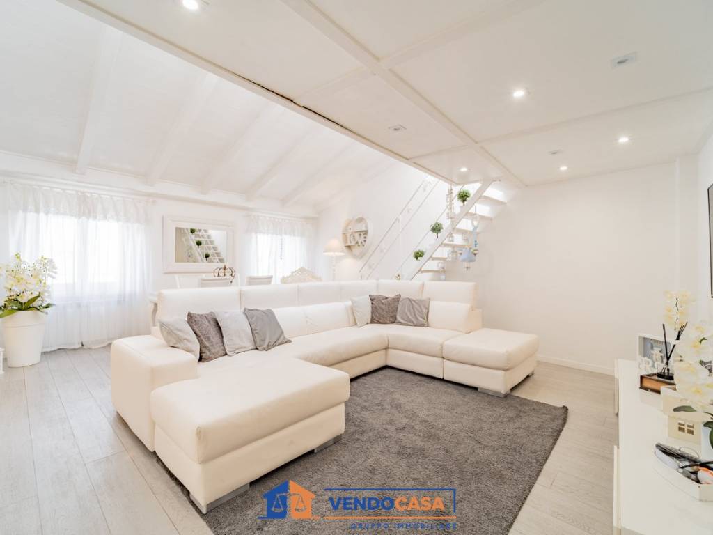 appartamento in vendita a Massa in zona Centro Storico