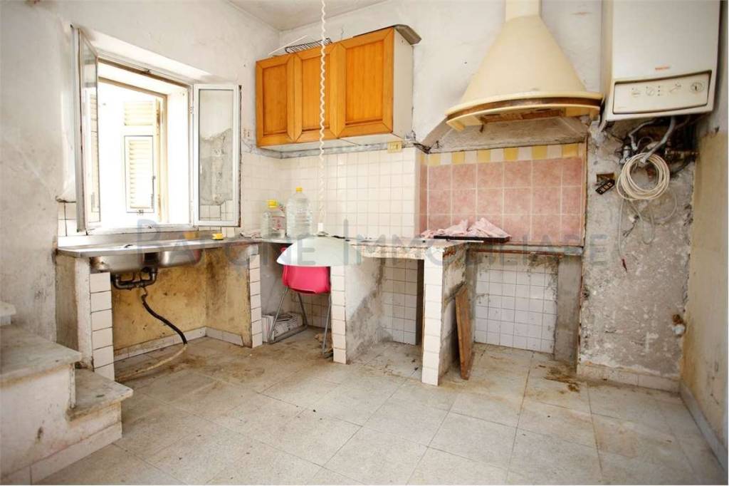 casa indipendente in vendita a Massa in zona Centro Storico