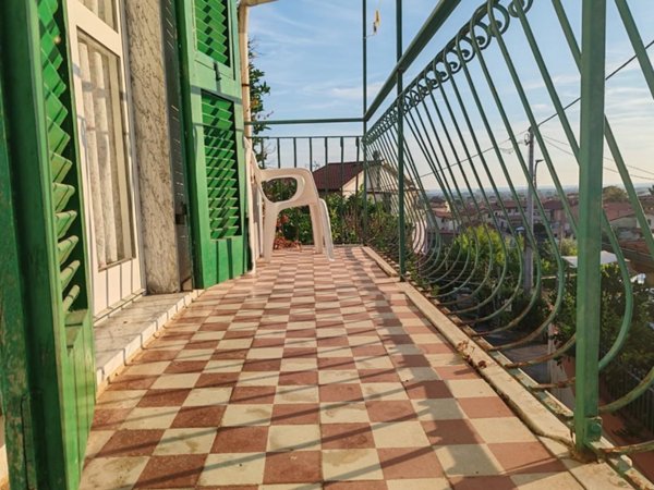 intera palazzina in vendita a Massa