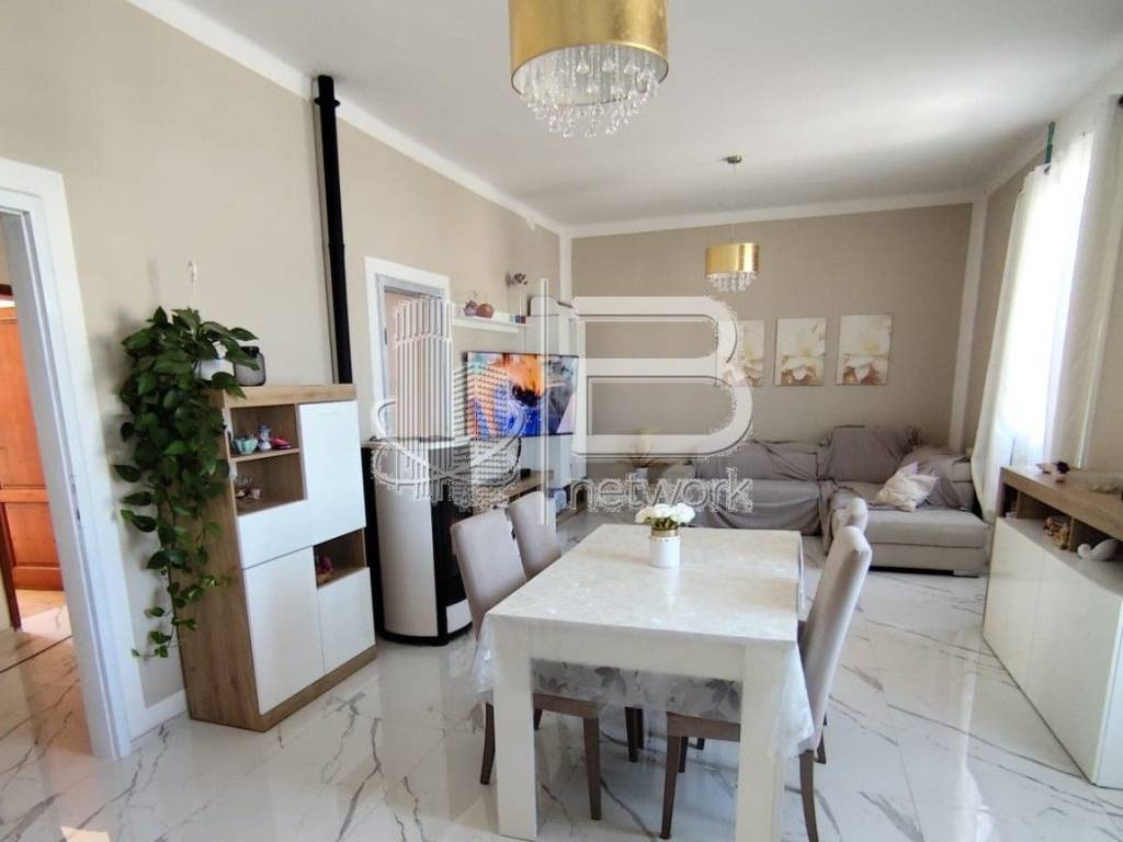 casa indipendente in vendita a Massa in zona Castagnola