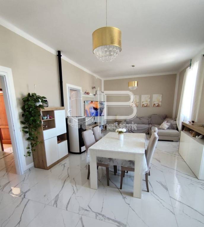 casa indipendente in vendita a Massa in zona Marina di Massa