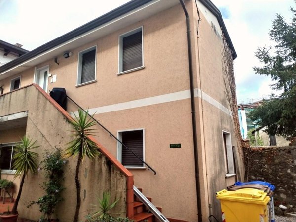 casa indipendente in vendita a Massa in zona Centro Storico