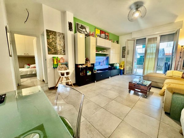 appartamento in vendita a Massa in zona Marina di Massa