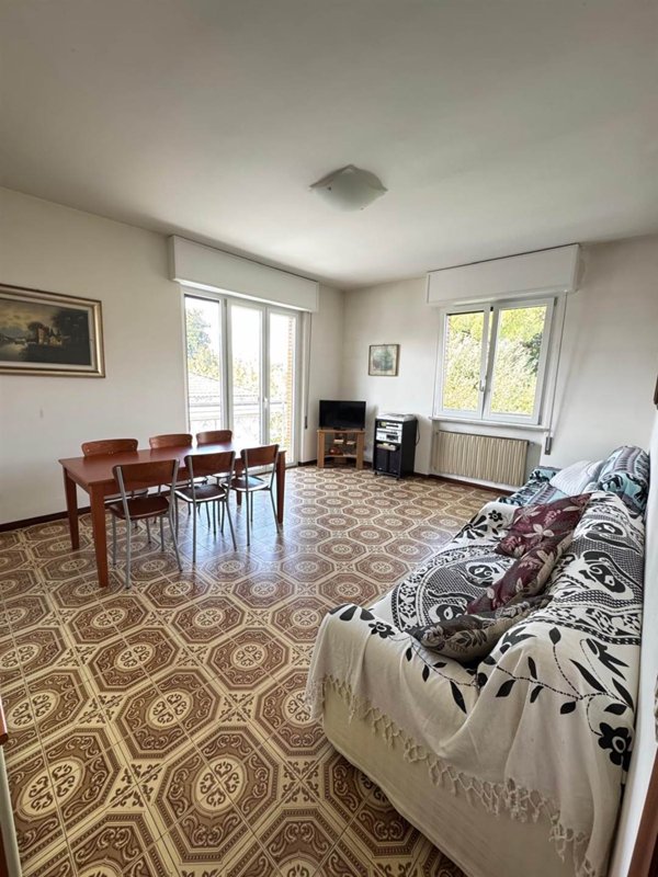 appartamento in vendita a Massa in zona Marina di Massa