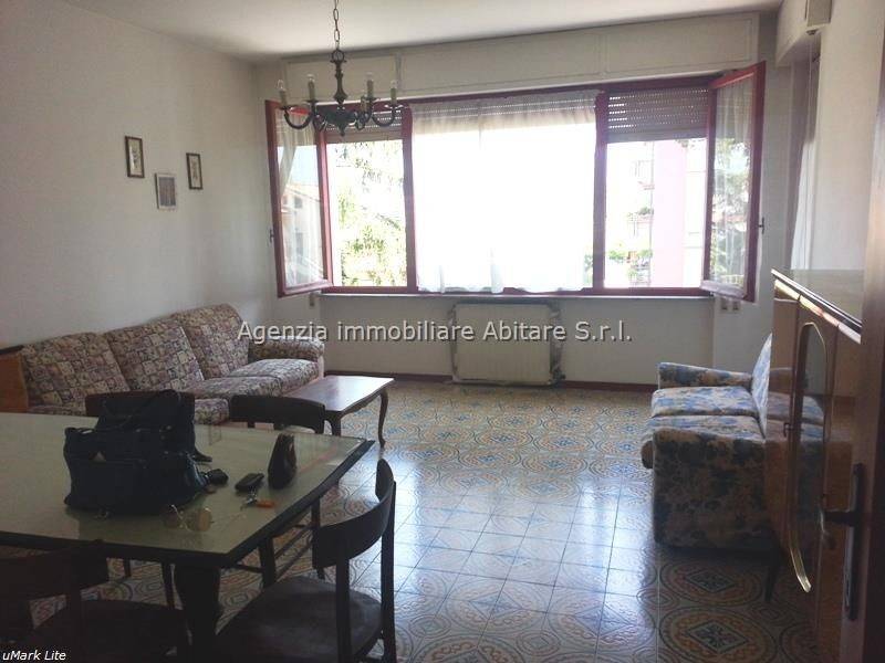 appartamento in vendita a Massa in zona Marina di Massa