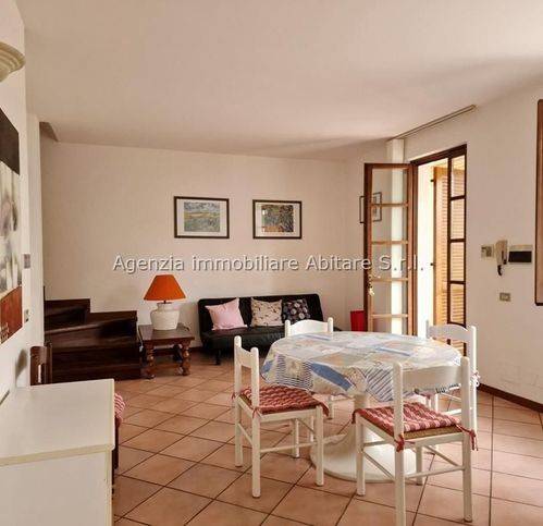 casa indipendente in vendita a Massa in zona Marina di Massa