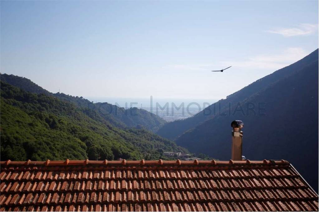 casa indipendente in vendita a Massa in zona Antona