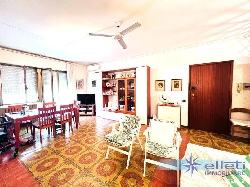 appartamento in vendita a Massa in zona Marina di Massa