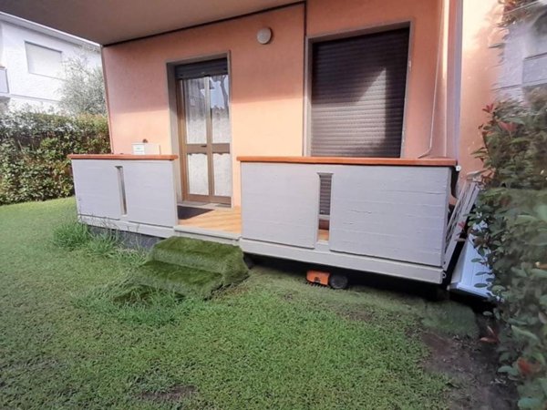 appartamento in vendita a Massa in zona Marina di Massa