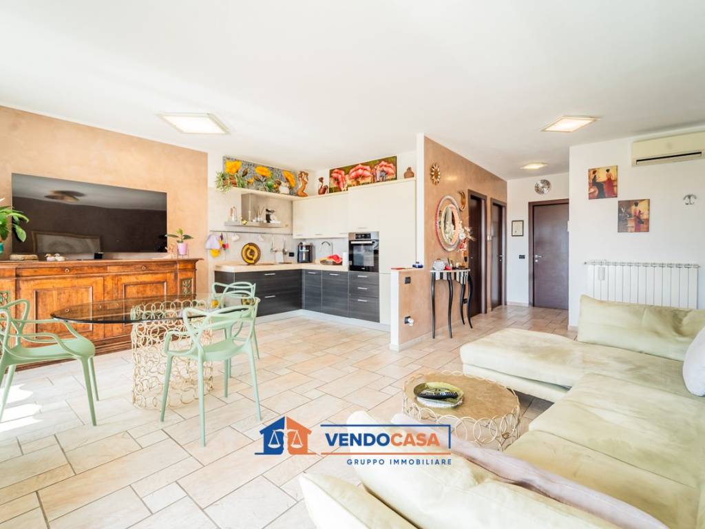 appartamento in vendita a Massa in zona Romagnano