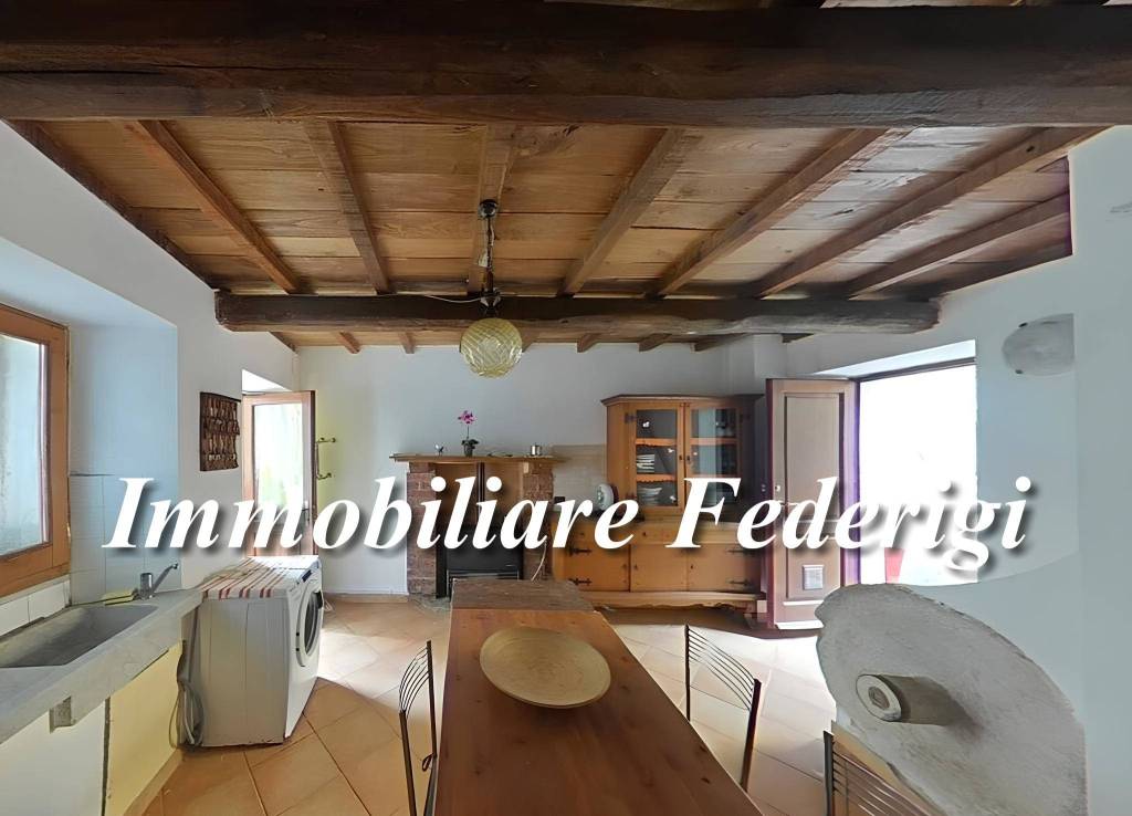 appartamento in vendita a Massa in zona Altagnana