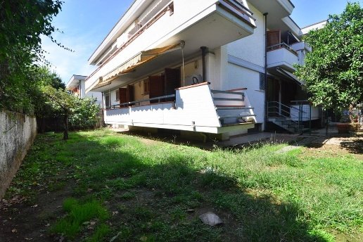 appartamento in vendita a Massa in zona Quercioli