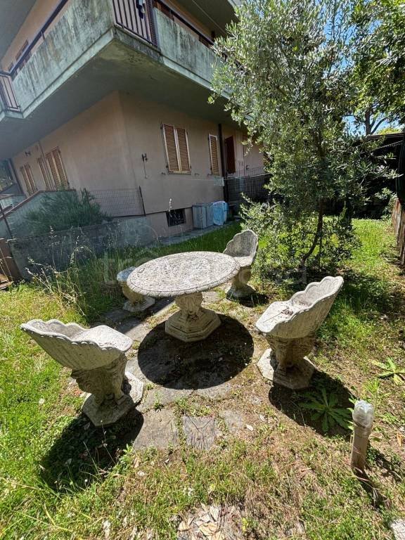 appartamento in vendita a Massa in zona Marina di Massa